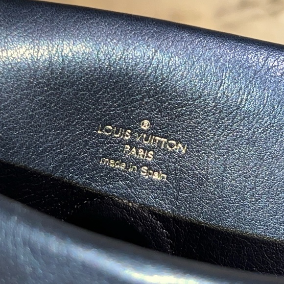 Louis Vuitton Tuileries Hobo - Picture 8 of 13